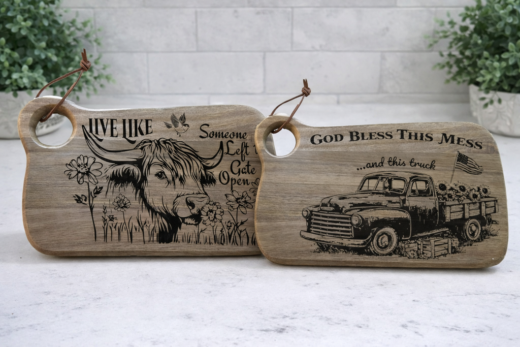 Planche à charcuterie gravée au laser | 35 x 27 cm | Plateau de service pour fromages et charcuteries | Idéal pour recevoir, une pendaison de crémaillère, un mariage ou comme cadeau