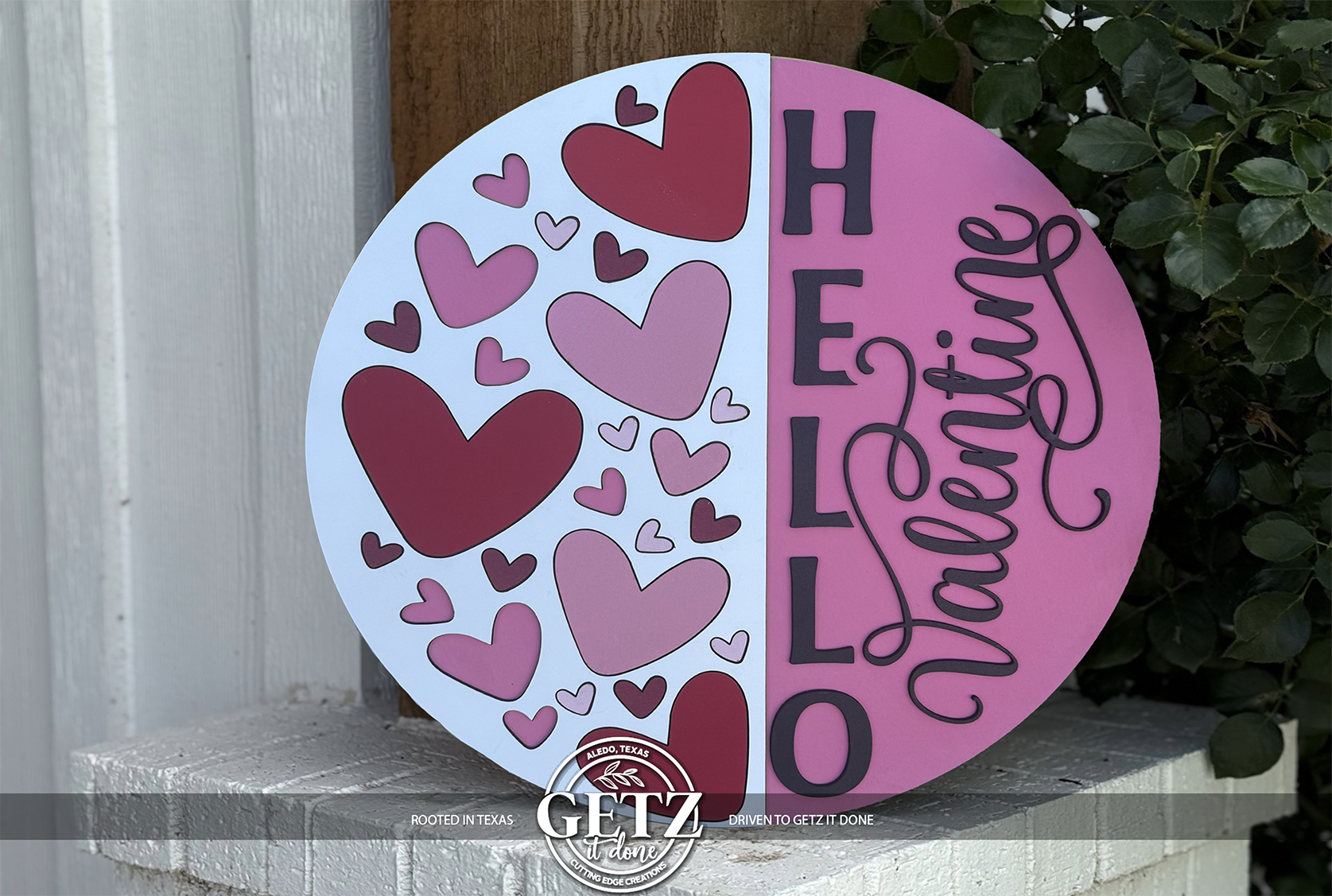 Décoration de porte « Bonne Saint-Valentin » • Panneau de porte d'entrée Saint-Valentin • Décoration cœur rose • Panneau de porche Saint-Valentin • Panneau rond en bois