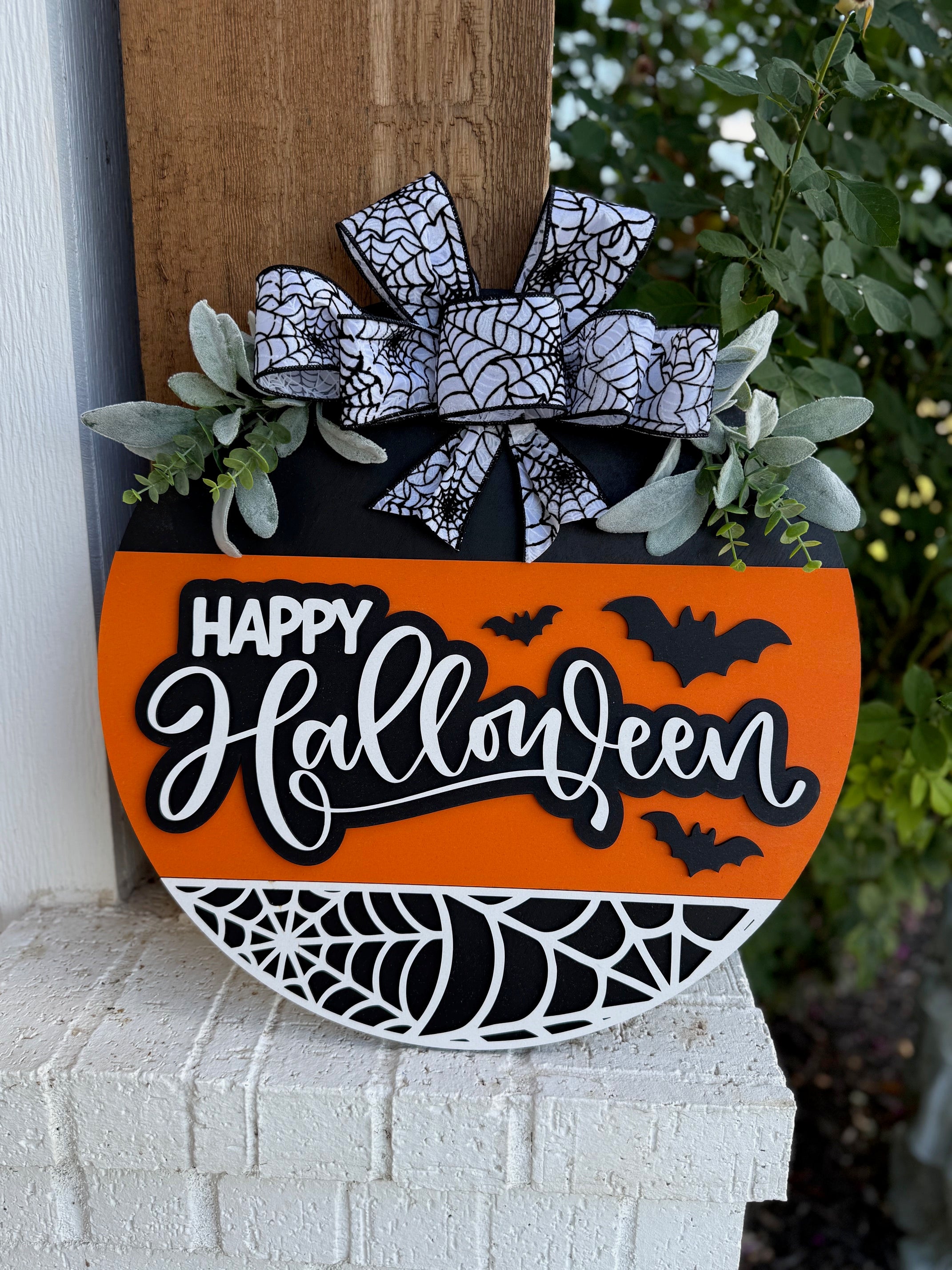 Happy Halloween Door Sign – Layered Wood Bat & Web Wreath, Rustic Farmhouse Porch Decor, Spooky Fall Front Door Hanging