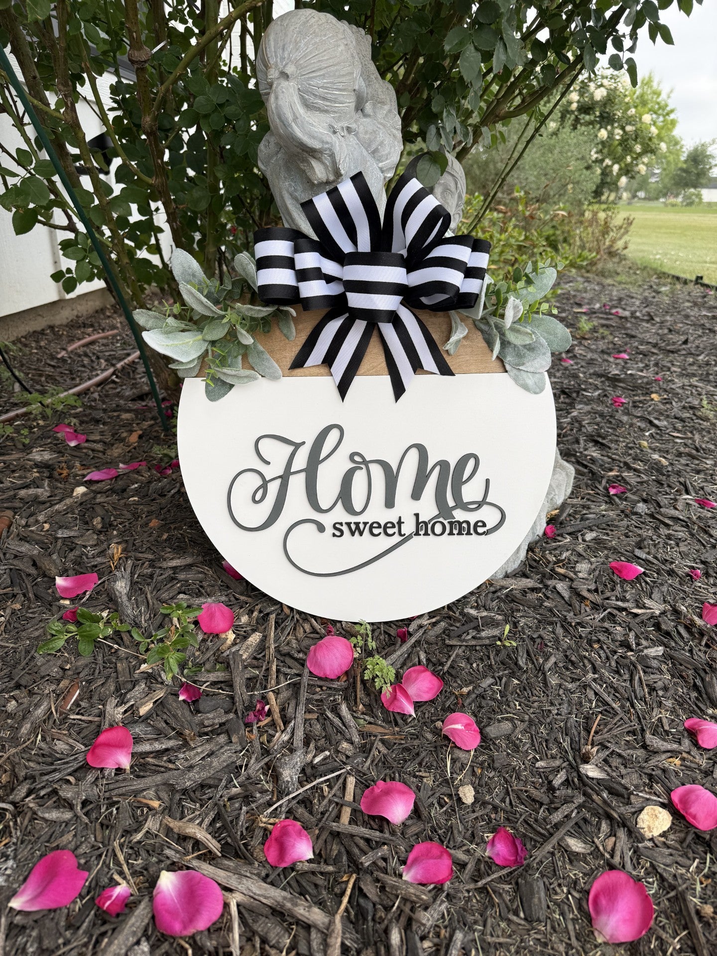 Décoration de porte « C’est la saison du baseball » – Panneau rond découpé au laser et fait main – Décoration de porte sportive – Cadeau pour les fans de baseball