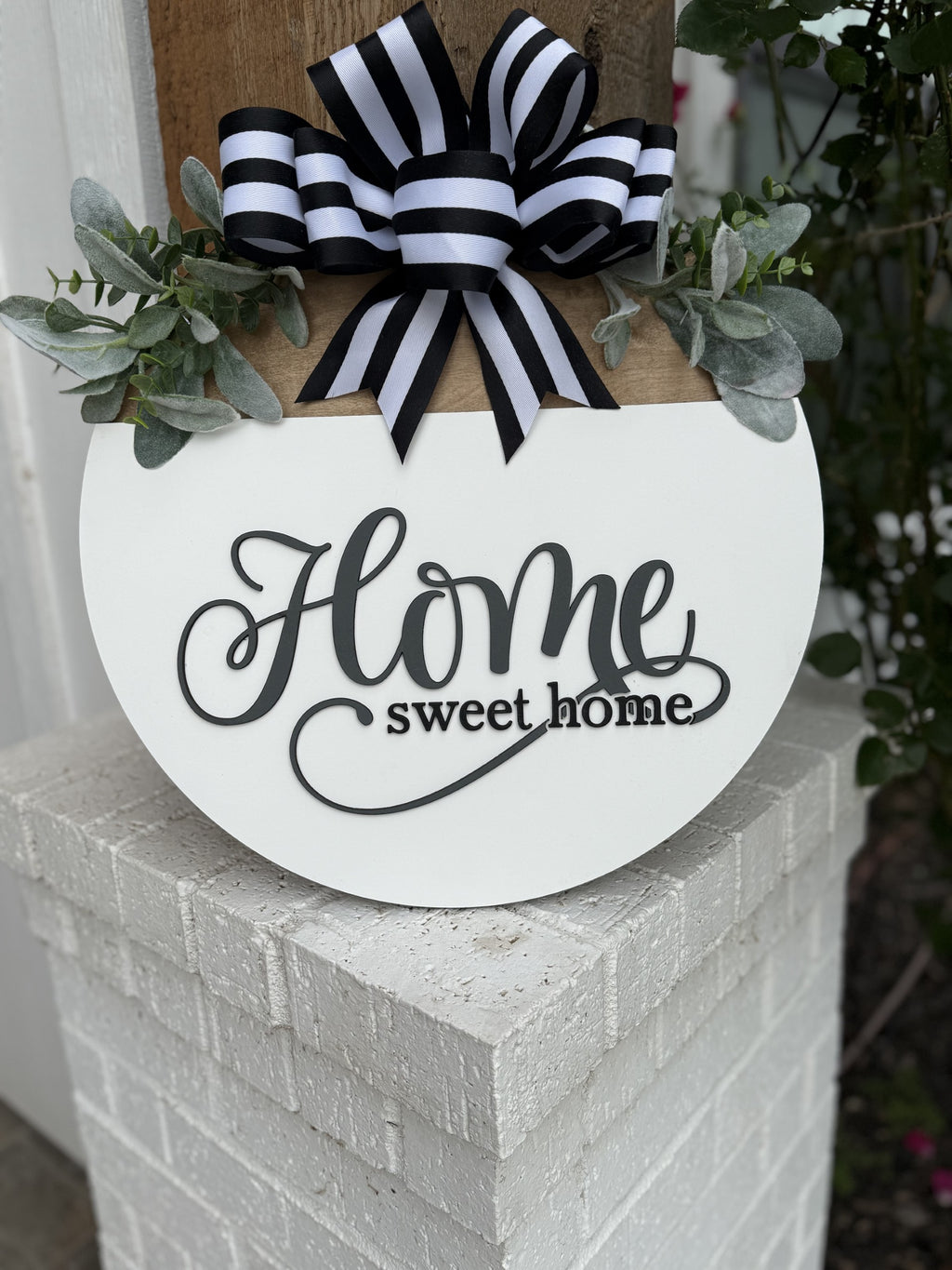 Colgador de puerta "Tis the Season Baseball" - Letrero redondo cortado a láser - Decoración deportiva para puerta de entrada - Regalo para fanáticos del béisbol