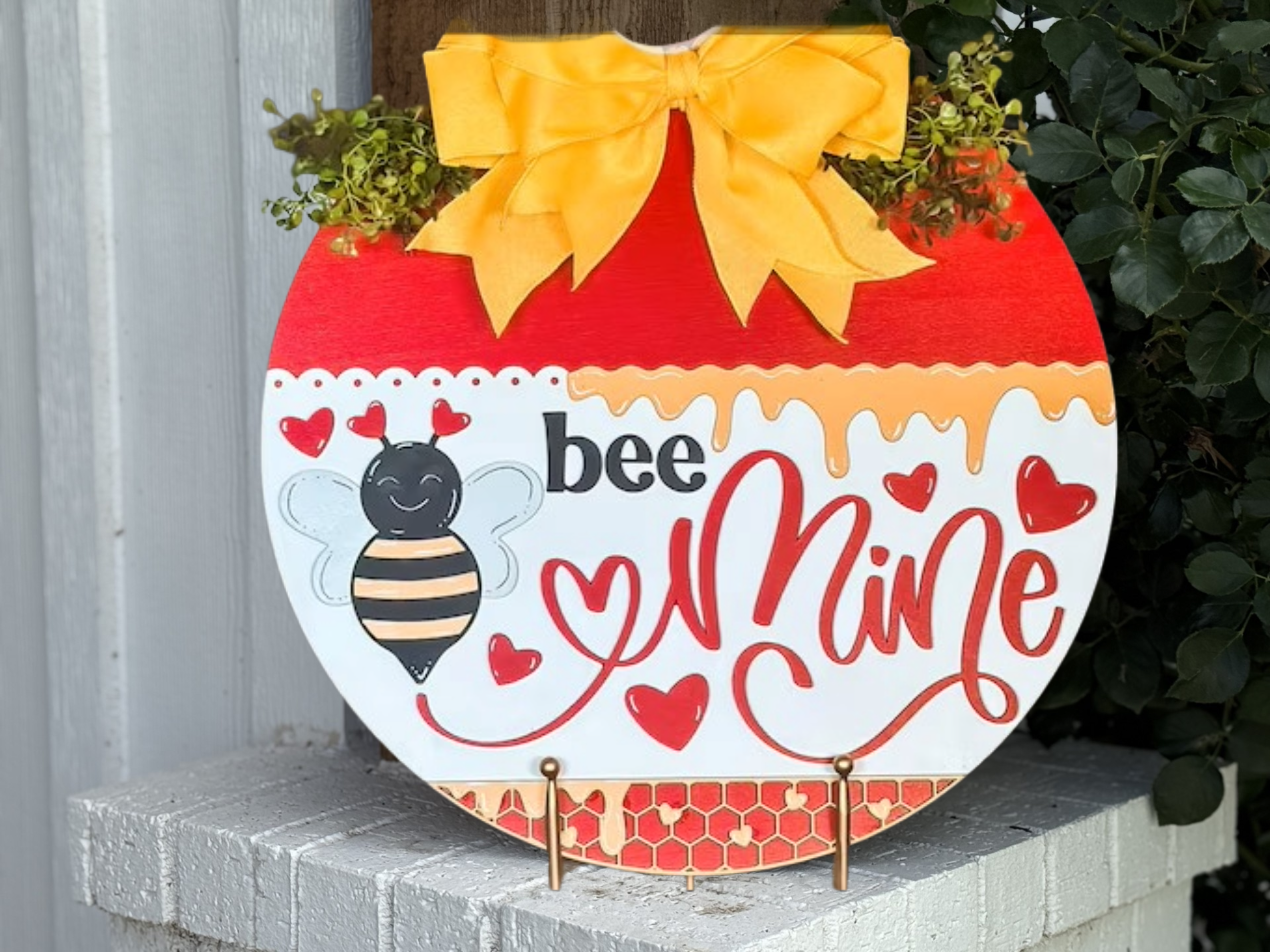 Bee Mine Valentine Door Hanger • Bee Valentine Decor • Valentine Door Sign • Honey Bee Door Decor • Valentine Front Door