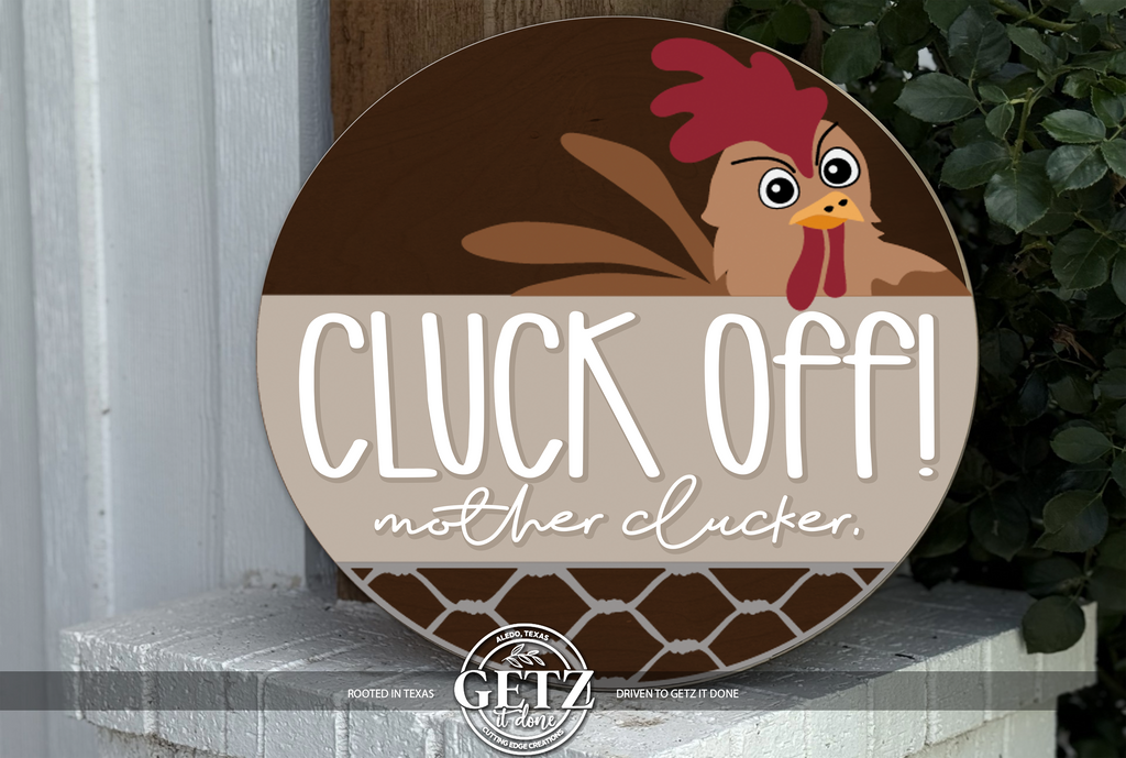 Letrero para puerta "Cloquea y descubre" | Decoración divertida de gallinero estilo granja | Letrero rústico de madera con gallo y gallina para porche | Regalo de granja para el patio trasero