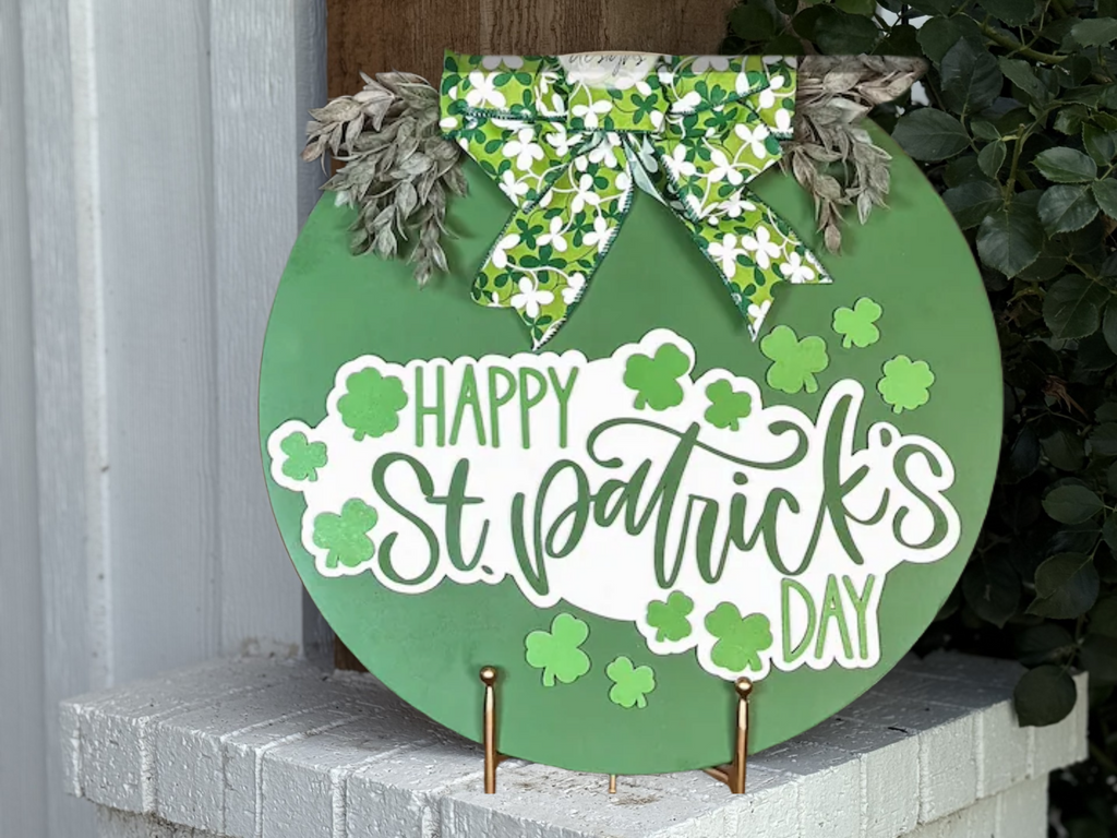 Happy St Patrick’s Day Door Hanger • St Paddy’s Day Front Door Sign • Shamrock Porch Decor • Green Wooden Round with Bow