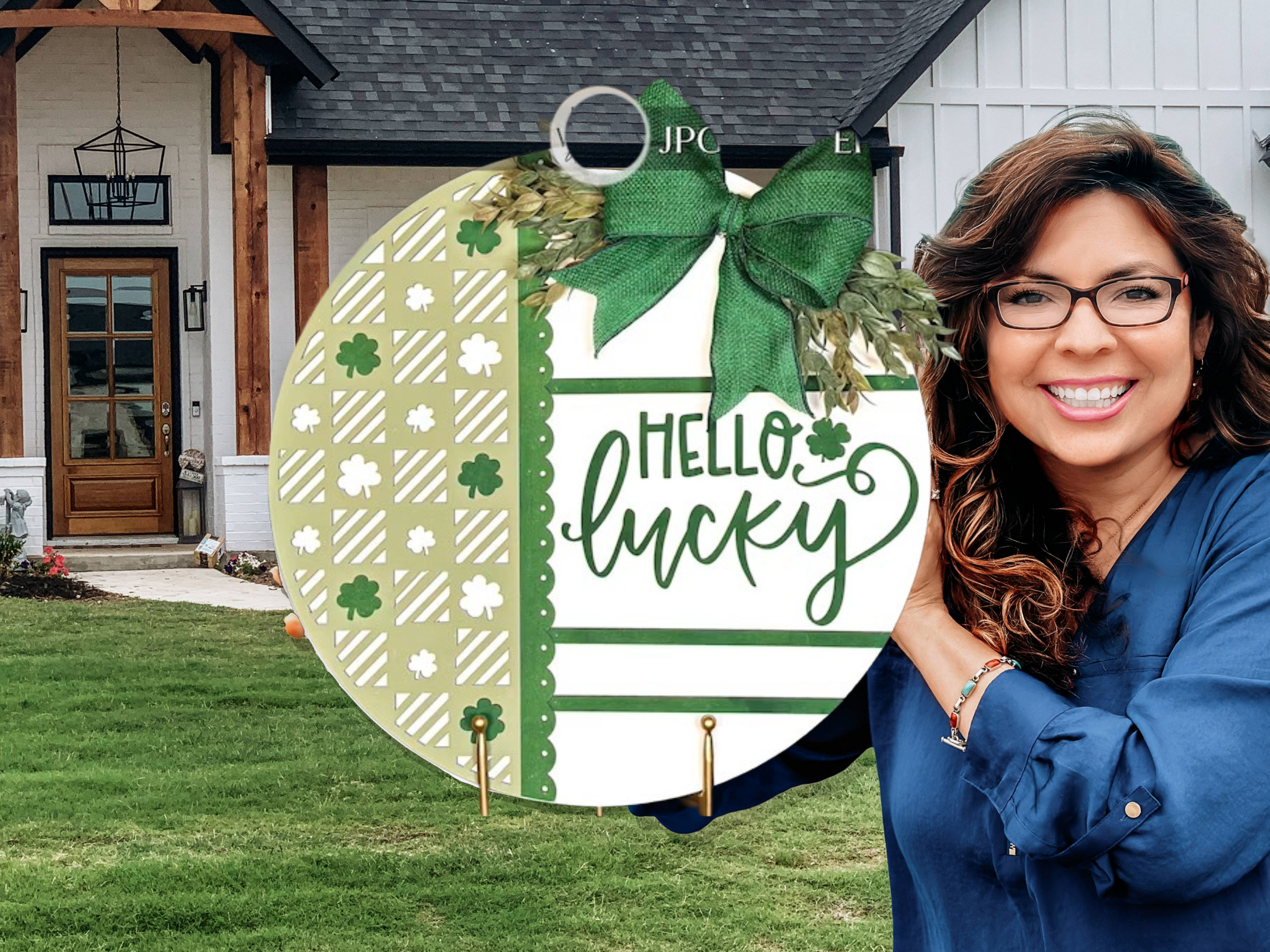 Hello Lucky Door Hanger • St Patrick’s Day Door Sign • Shamrock Door Decor • Green Irish Front Door • Lucky Sign