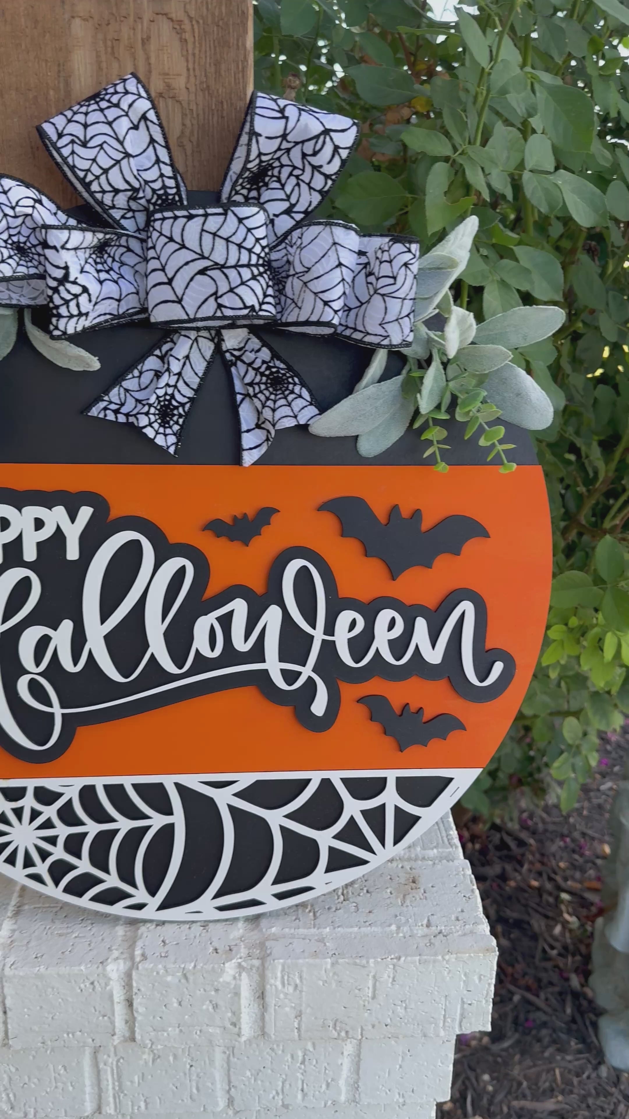 Happy Halloween Door Sign – Layered Wood Bat & Web Wreath, Rustic Farmhouse Porch Decor, Spooky Fall Front Door Hanging